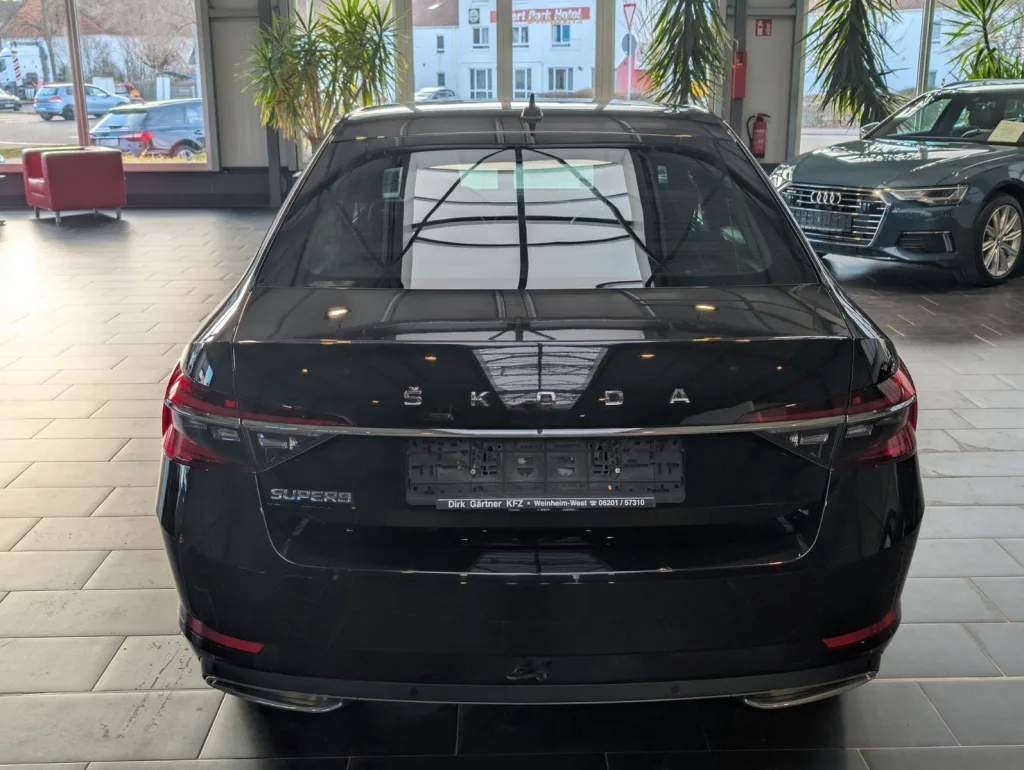 Skoda Superb 2.0 TDI - pemarket.ro