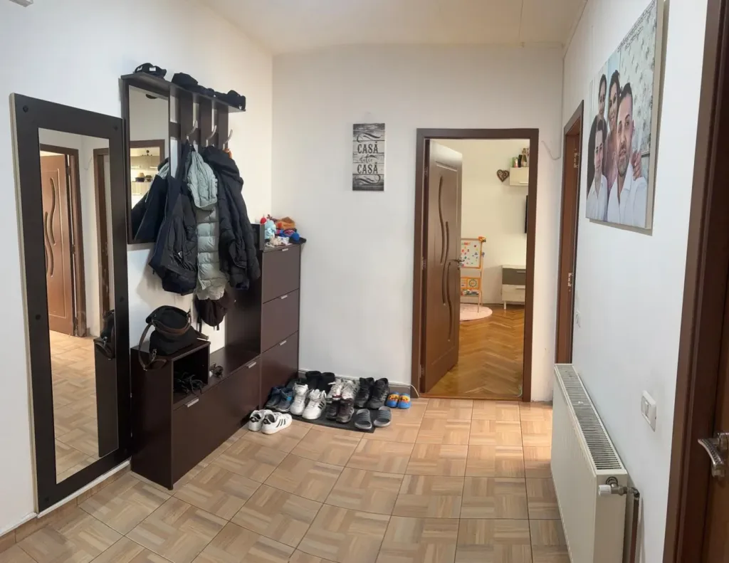 Apartament 3 camere, zona Garii - pemarket.ro