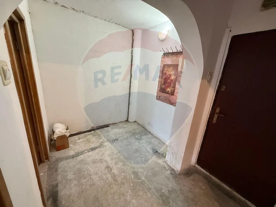 Garsoniera de vanzare in Codlea - pemarket.ro