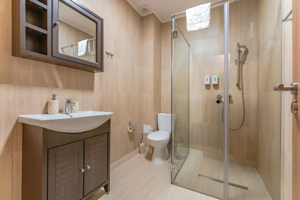 Pensiune Râșnov, 13 camere plus locuință proprietar, zonă Cetate - pemarket.ro