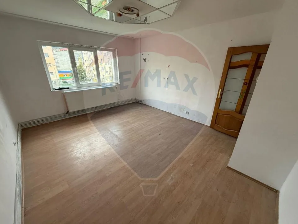 Garsoniera de vanzare in Codlea - pemarket.ro