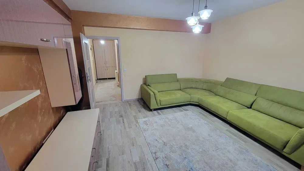 Garsonieră Coresi - pemarket.ro