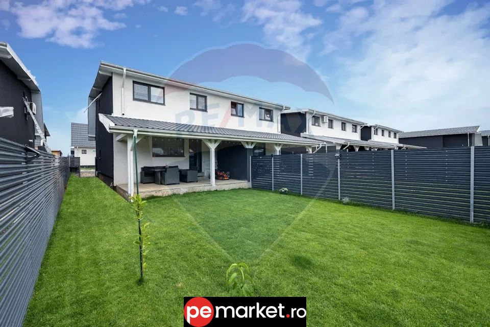 Casă / Vilă curte proprie 250 mp, stil Duplex - pemarket.ro