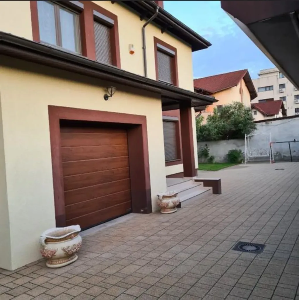 Vilă individuală în zona Băneasa – Jolie Ville - pemarket.ro