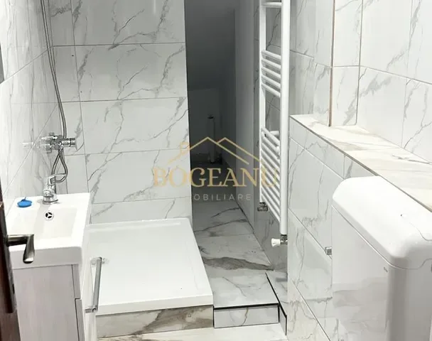 Cladire cu chiriasi,9 camere - pemarket.ro