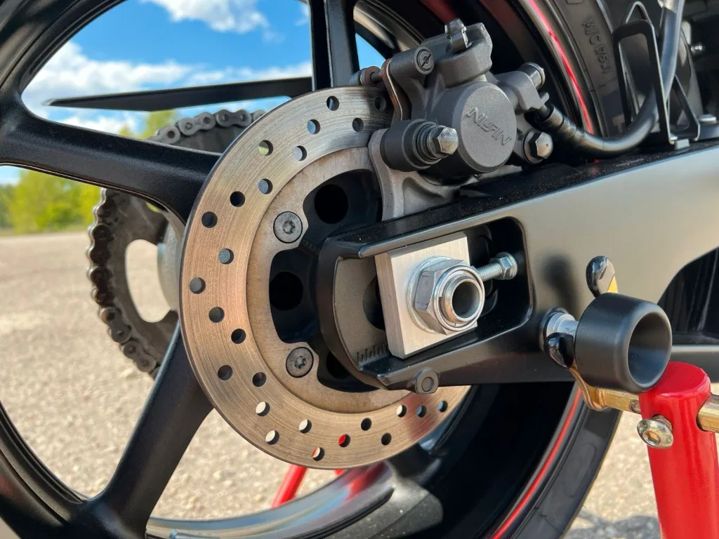 Yamaha YZF-R1 - pemarket.ro