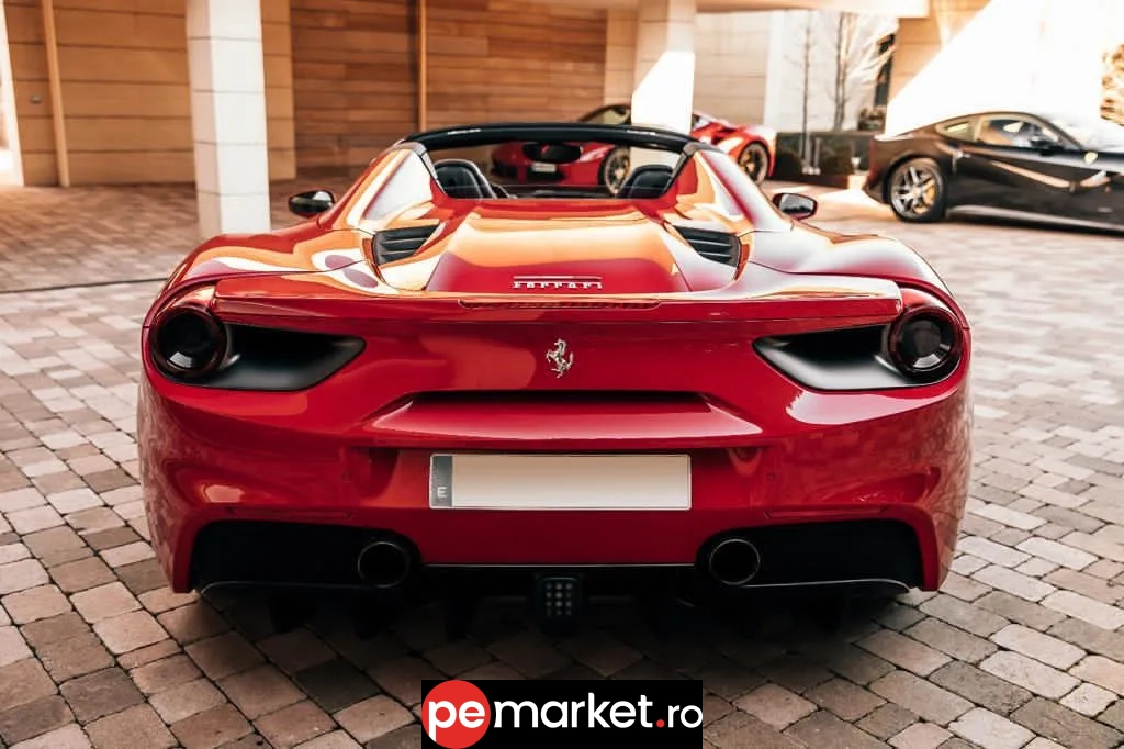 Închiriază Ferrari 488 Spider - pemarket.ro