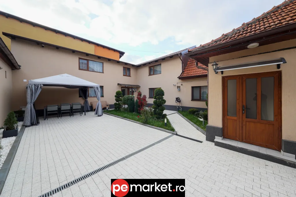 Casă superbă P+E cu 2 corpuri independente – ideală pentru familie & regim hotelier - pemarket.ro