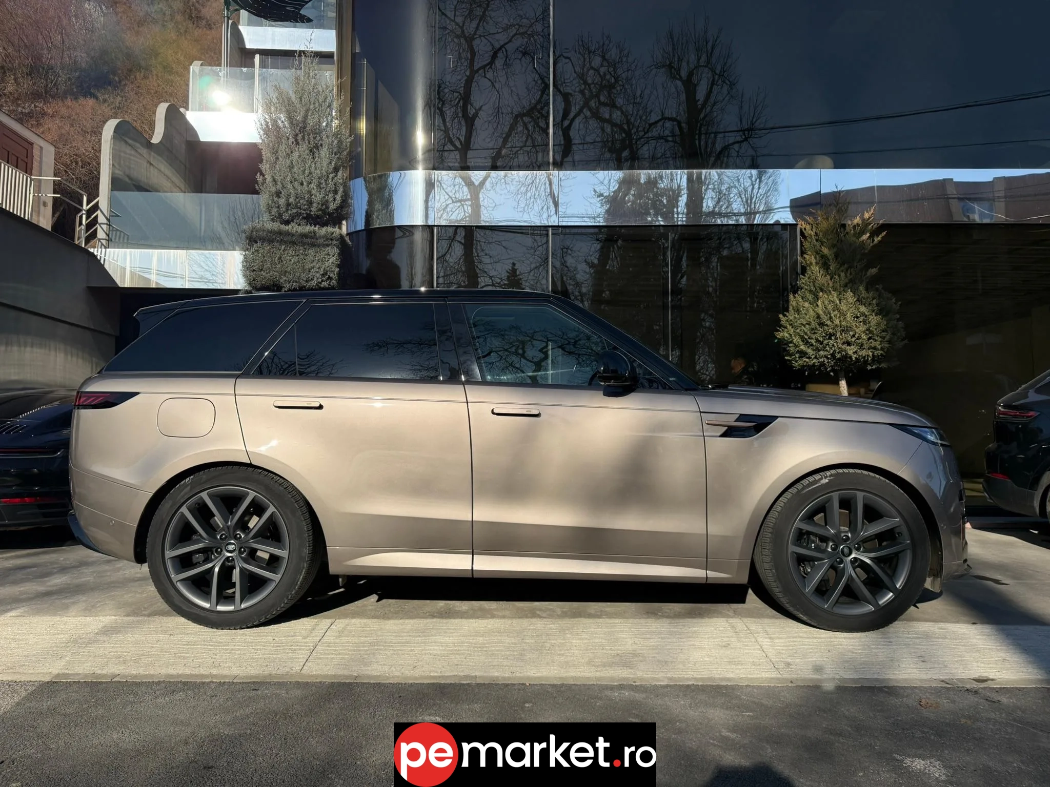 Land Rover Range Rover Sport - pemarket.ro