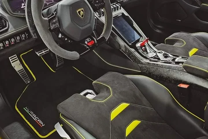 Închiriază Lamborghini Huracan EVO - pemarket.ro