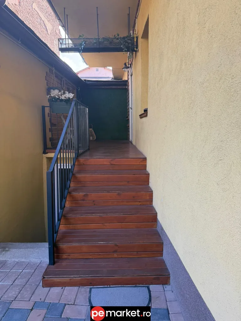 Casă elegantă complet renovată cu demisol spectaculos – Strada Lungă, Brașov - pemarket.ro