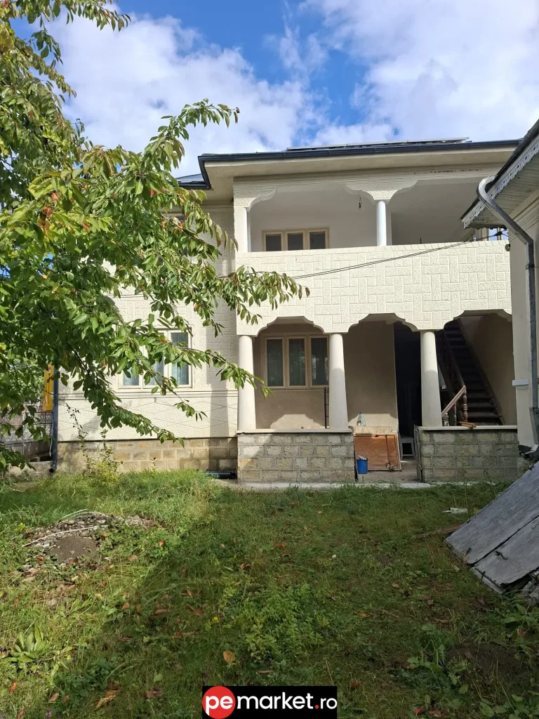 Casă cu etaj, 5 camere, 580 mp teren | Stațiunea Soveja – Rucăreni | 56.000 € (negociabil) - pemarket.ro