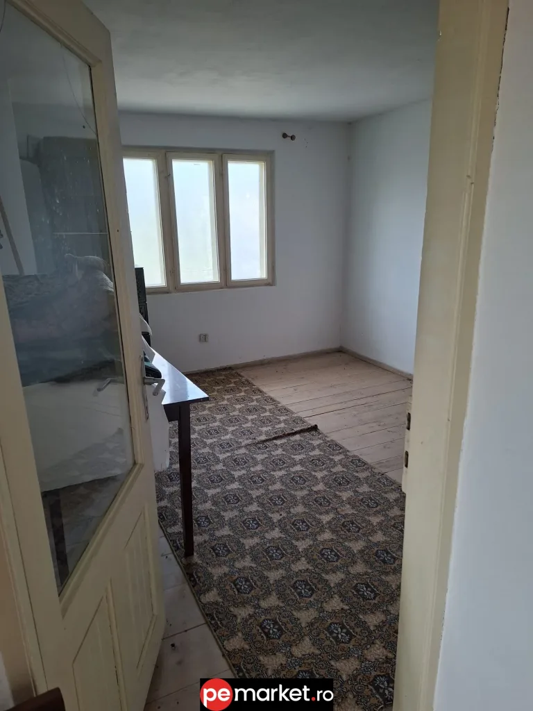 Casă cu etaj, 5 camere, 580 mp teren | Stațiunea Soveja – Rucăreni | 56.000 € (negociabil) - pemarket.ro