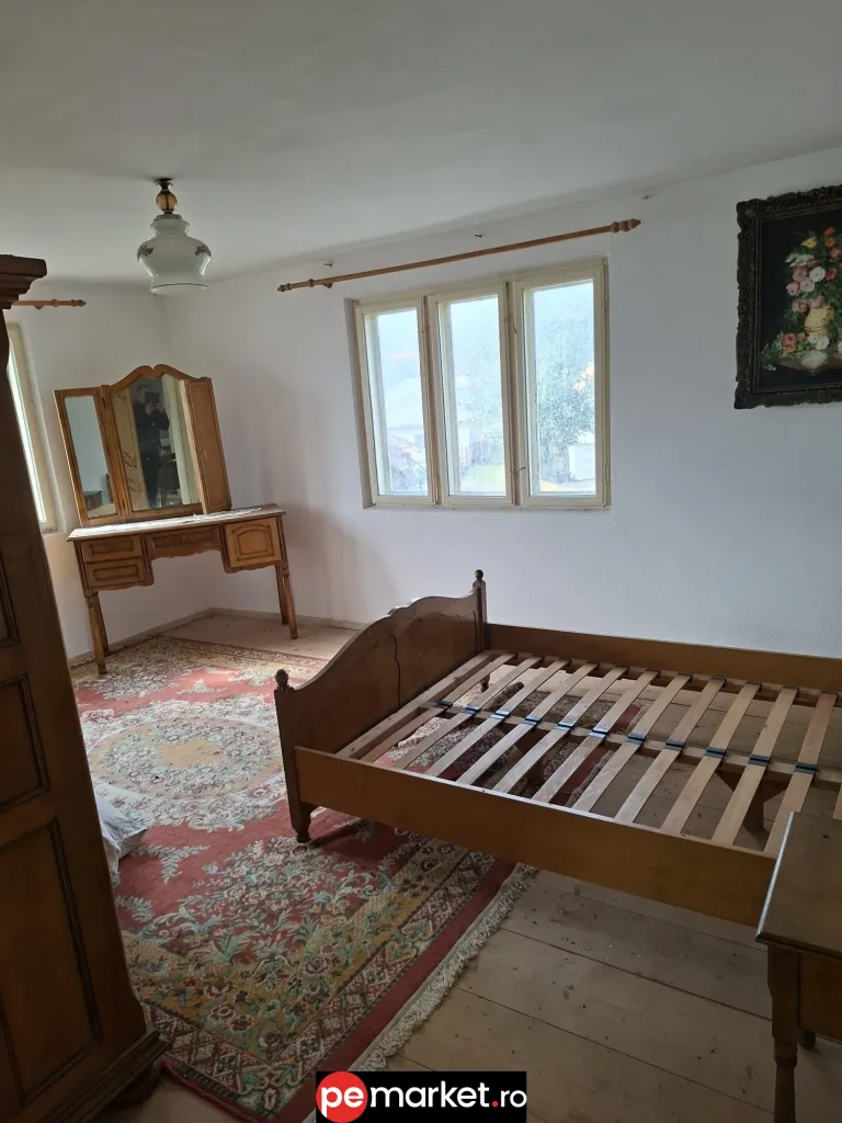 Casă cu etaj, 5 camere, 580 mp teren | Stațiunea Soveja – Rucăreni | 56.000 € (negociabil) - pemarket.ro