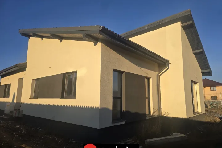 Casă modernă pe parter | 4 camere | teren 500 mp | zona Primăverii – Sânpetru, Brașov - pemarket.ro
