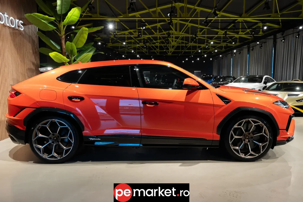 Lamborghini Urus - pemarket.ro