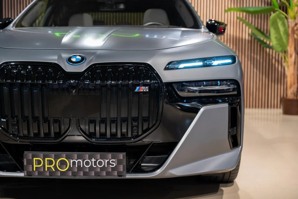 BMW M760 - pemarket.ro