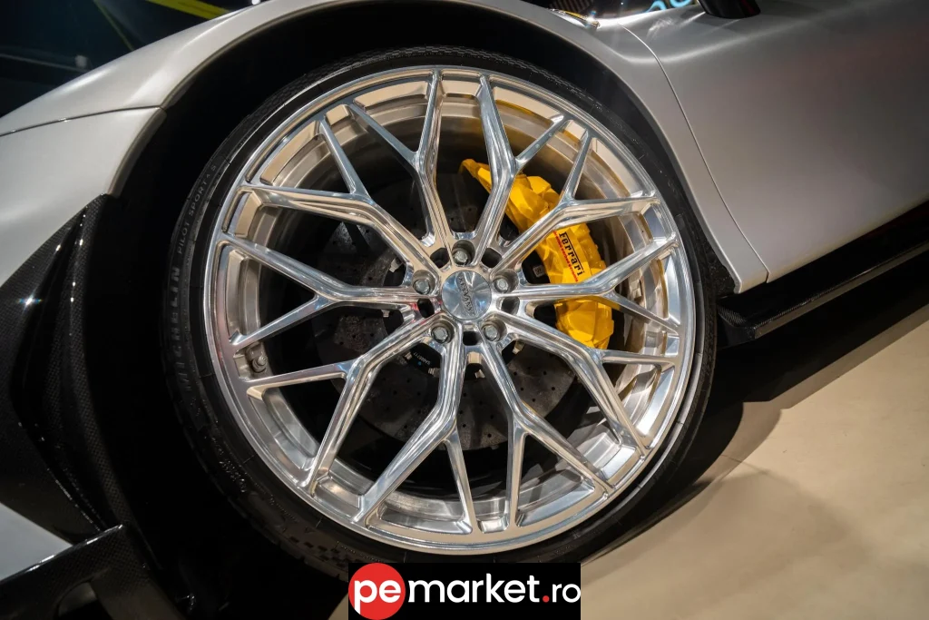 Ferrari SF90 Spider - pemarket.ro