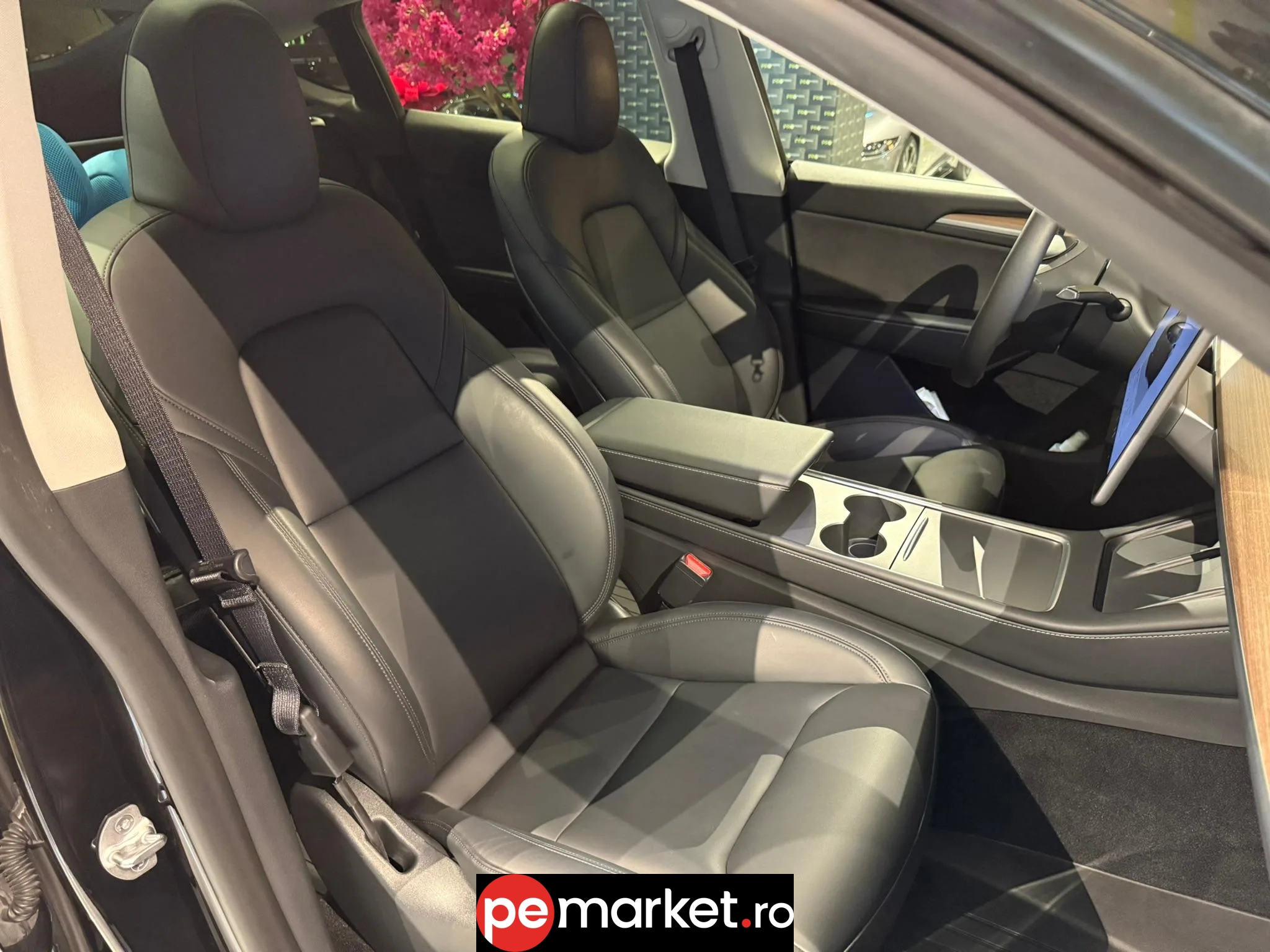 Tesla Model Y Long Range - pemarket.ro