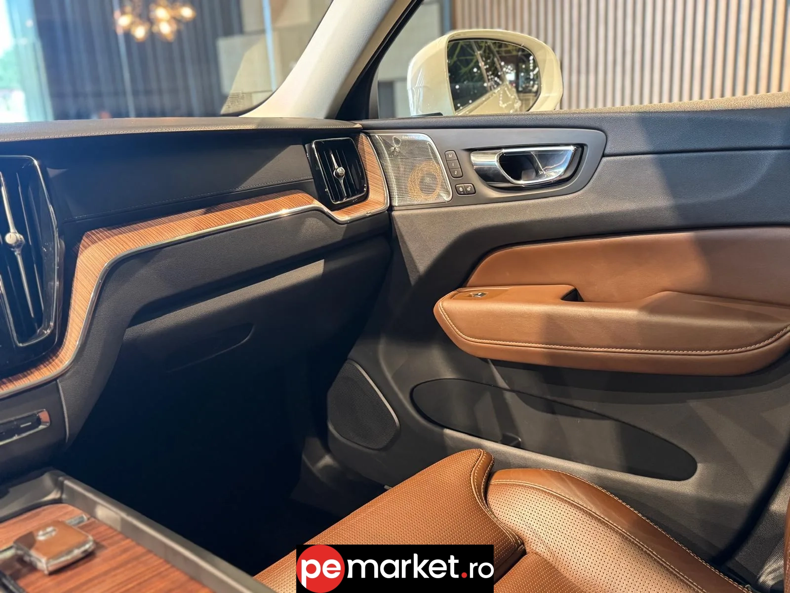 Volvo XC60 D5 AWD Inscription - pemarket.ro