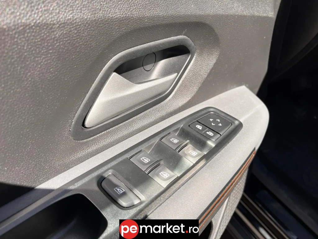 Dacia Sandero Stepway TCe 90 CVT - pemarket.ro