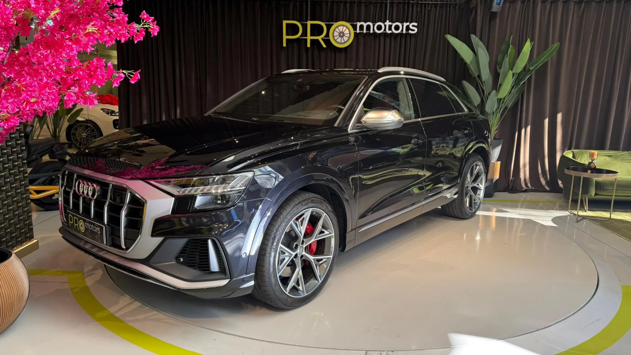 Audi SQ8 - pemarket.ro