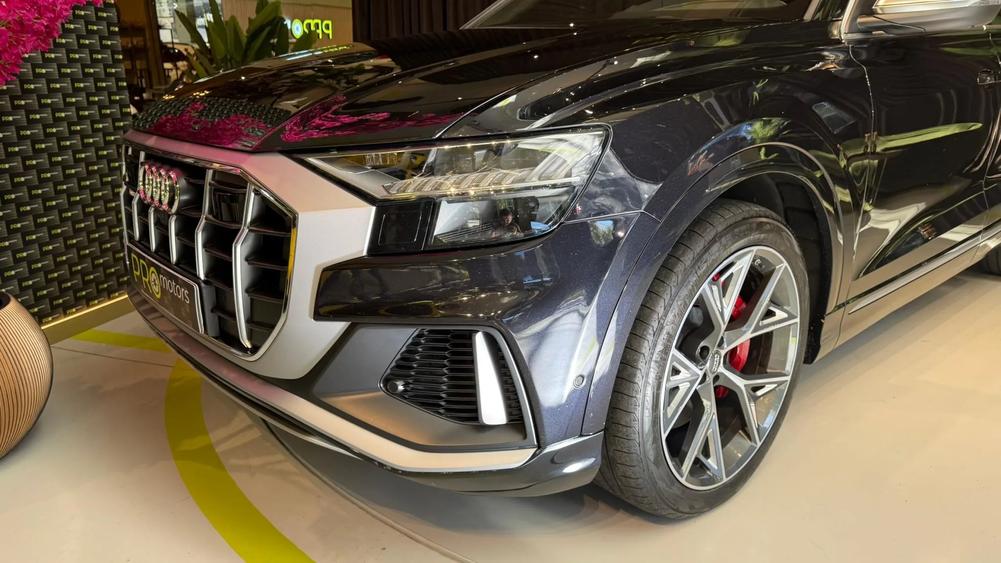 Audi SQ8 - pemarket.ro