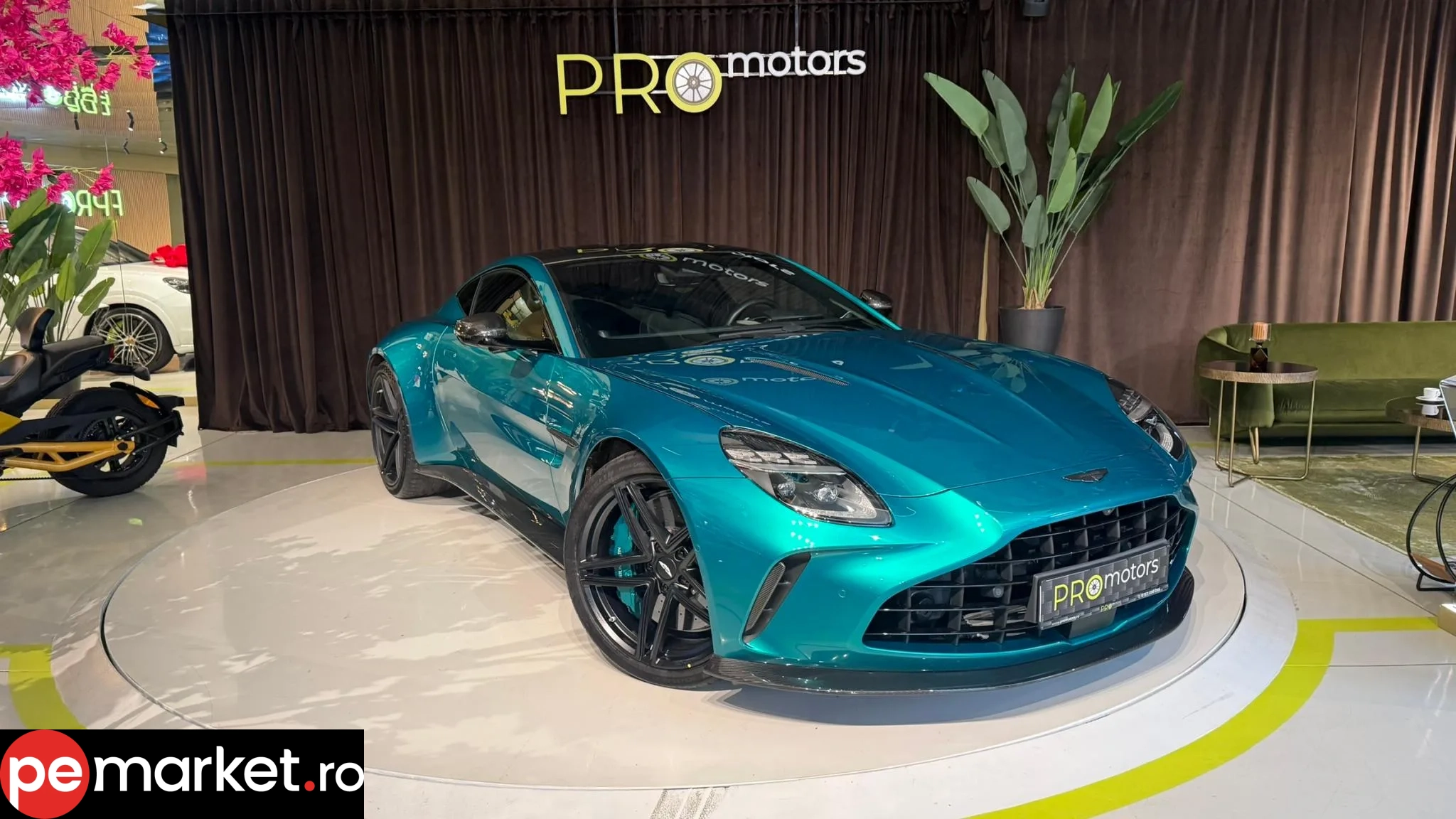 Aston Martin V8 Vantage - pemarket.ro