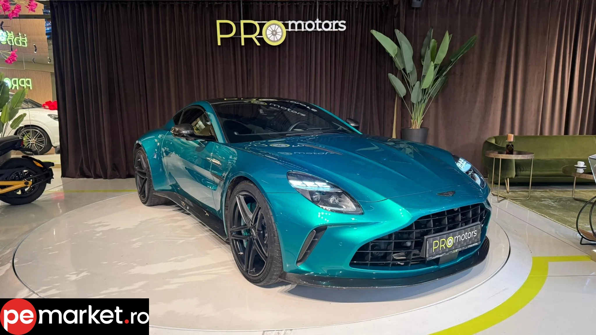 Aston Martin V8 Vantage - pemarket.ro