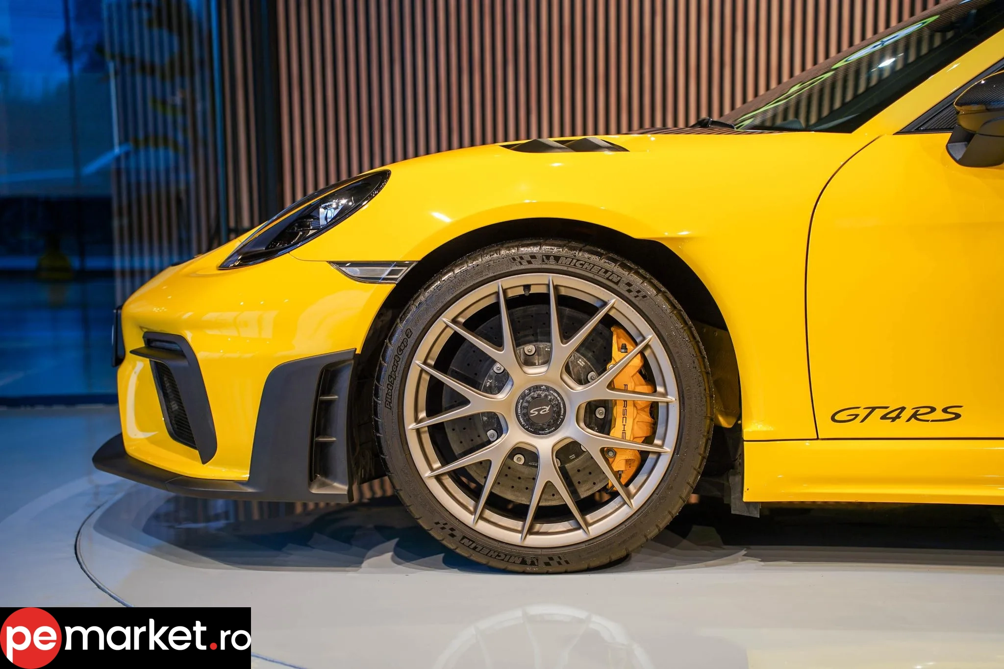 Porsche 718 Cayman GT4 RS - pemarket.ro