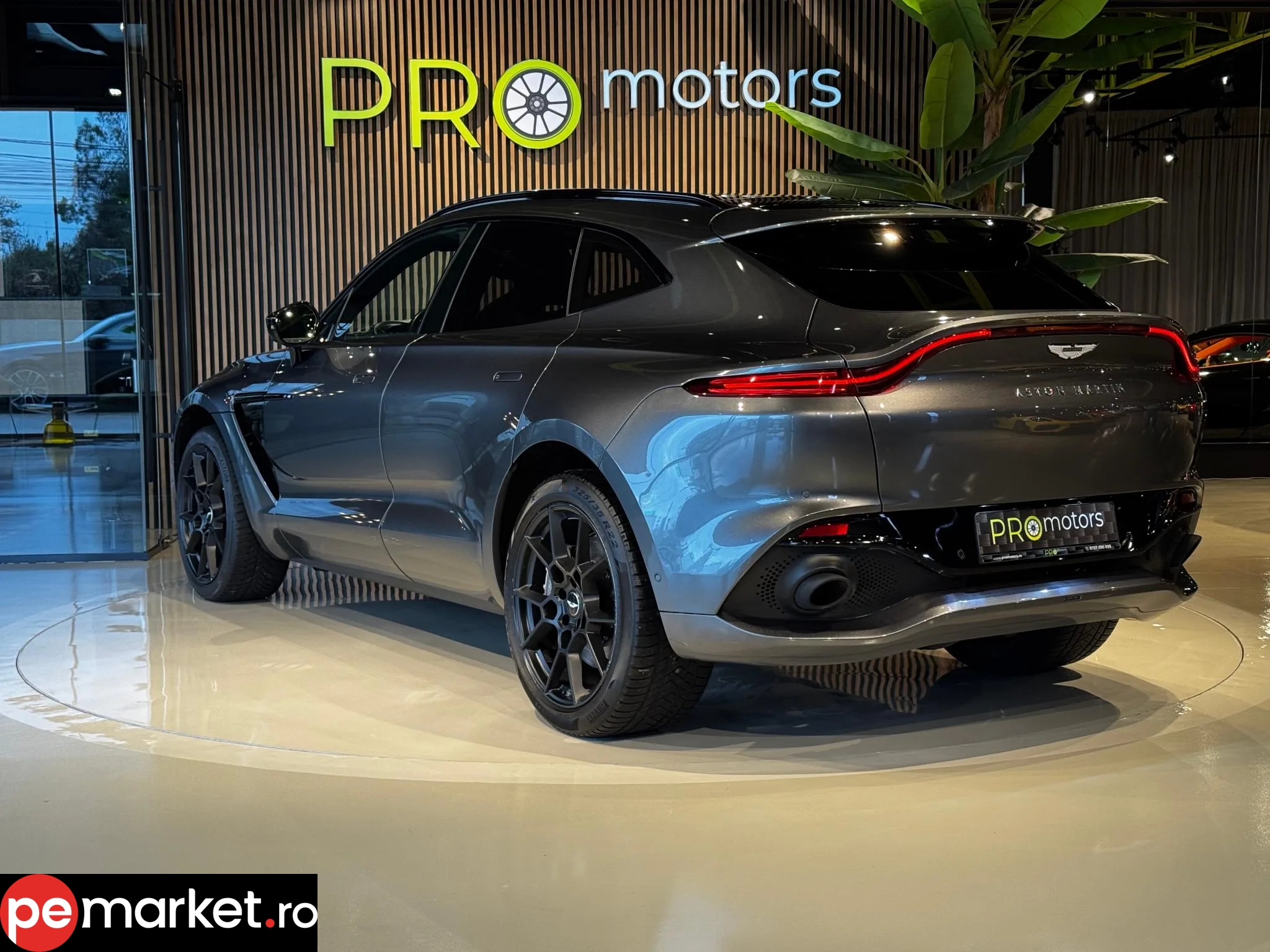 Aston Martin DBX - pemarket.ro