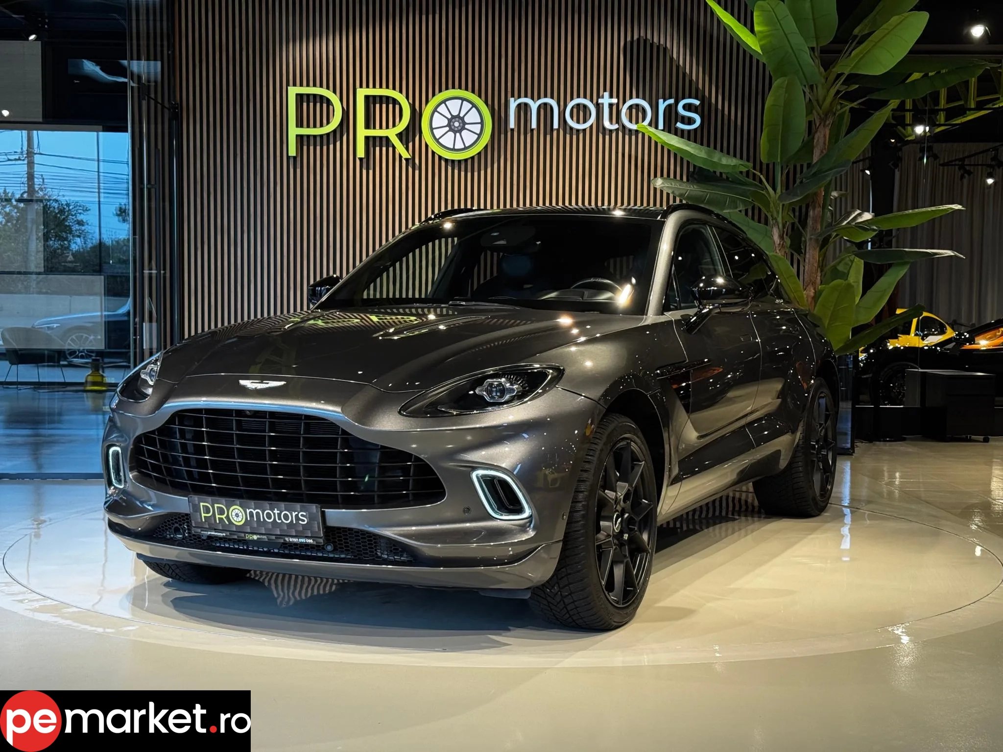 Aston Martin DBX - pemarket.ro