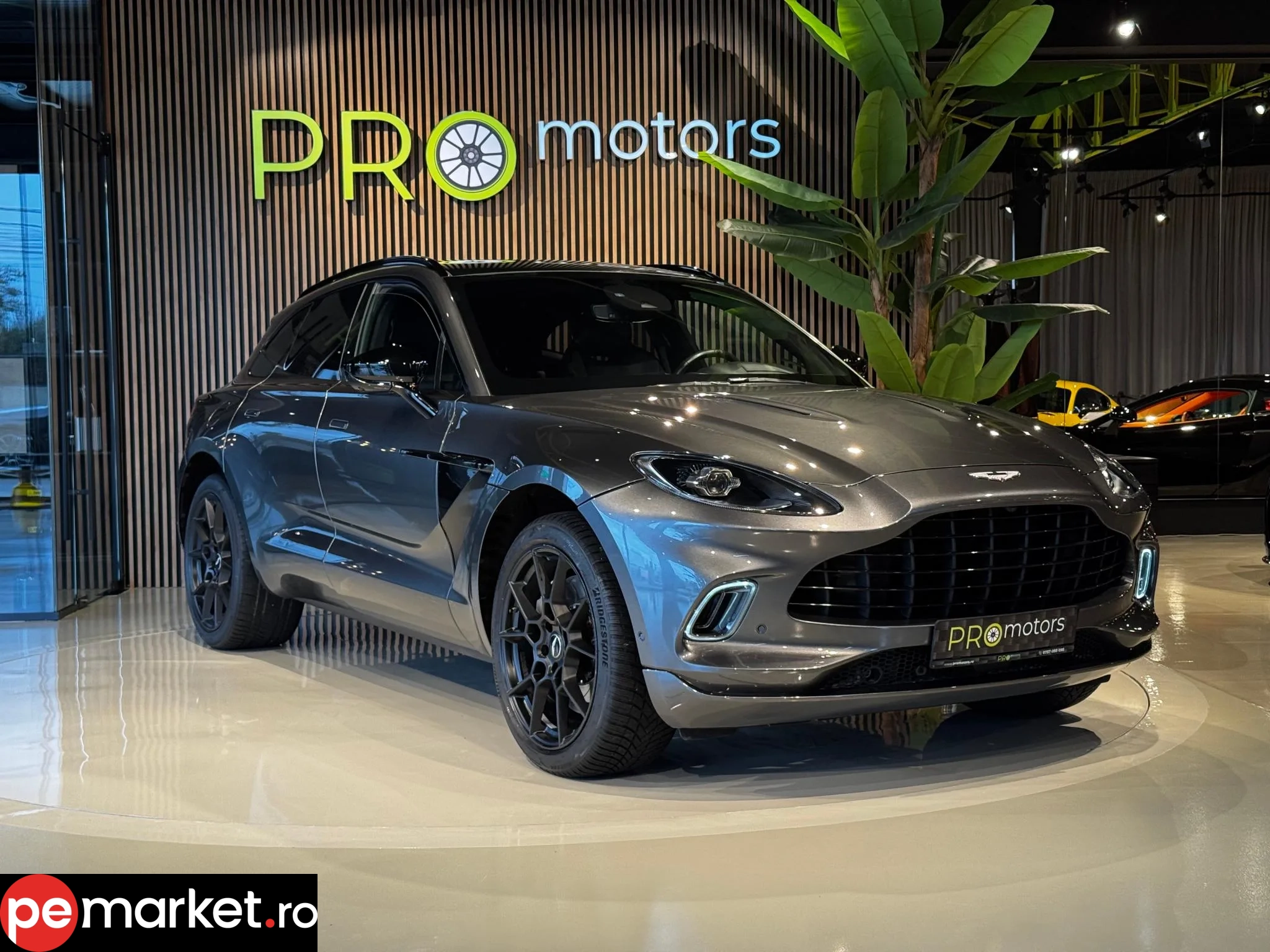 Aston Martin DBX - pemarket.ro