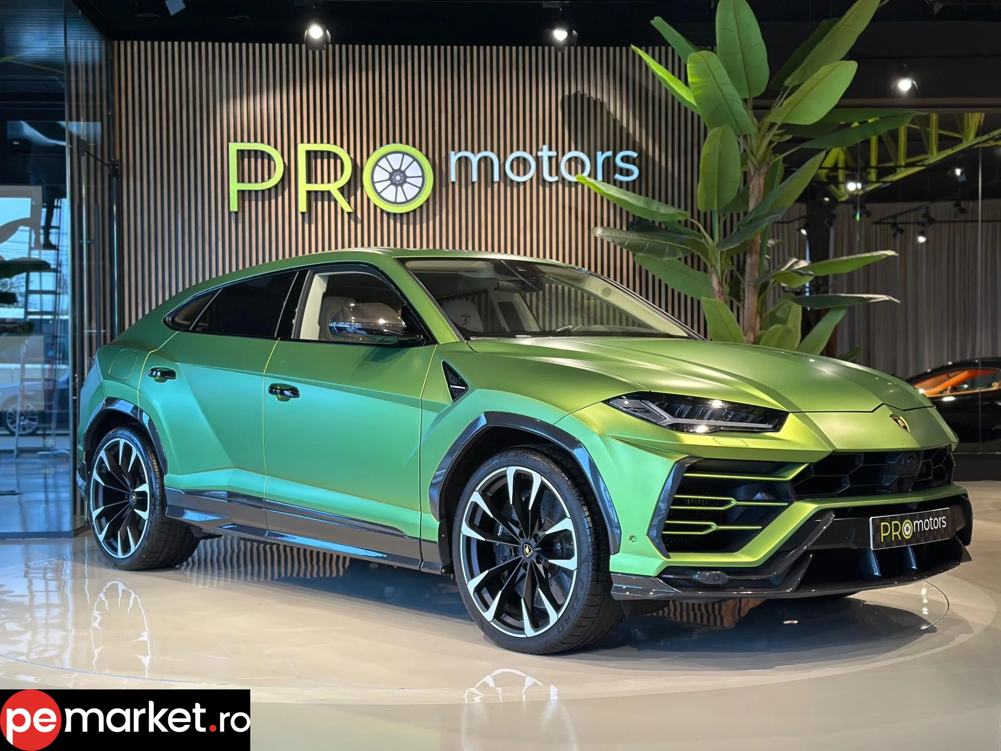 Lamborghini Urus - pemarket.ro