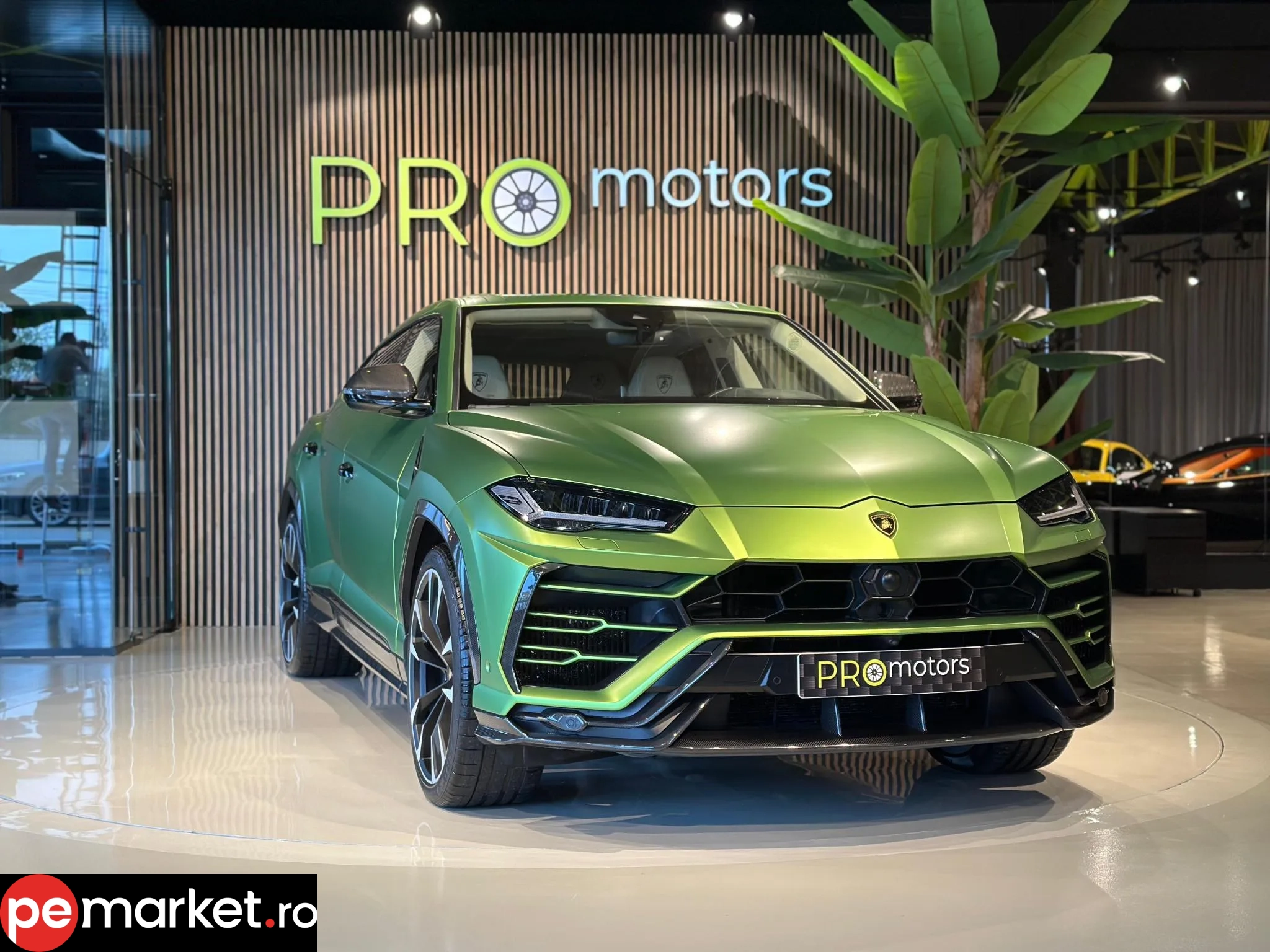Lamborghini Urus - pemarket.ro