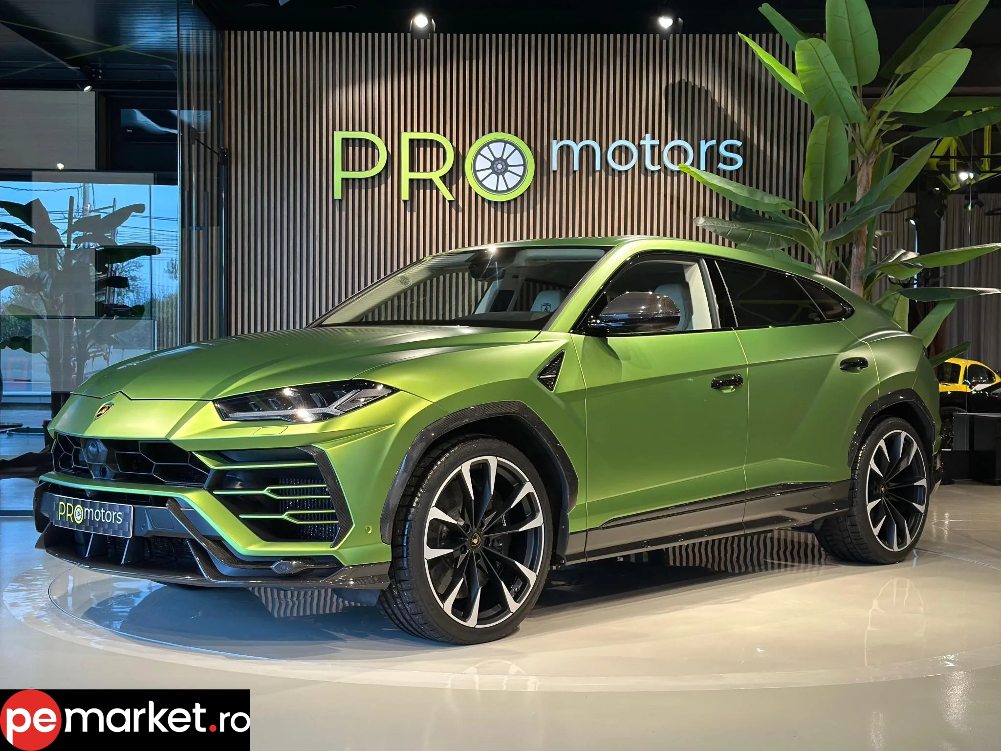 Lamborghini Urus - pemarket.ro