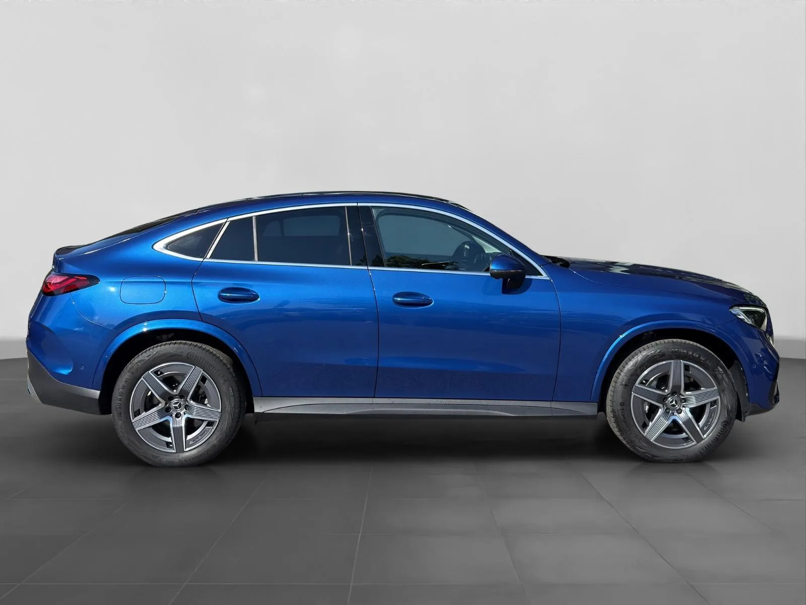 Mercedes-Benz GLC 300e - pemarket.ro