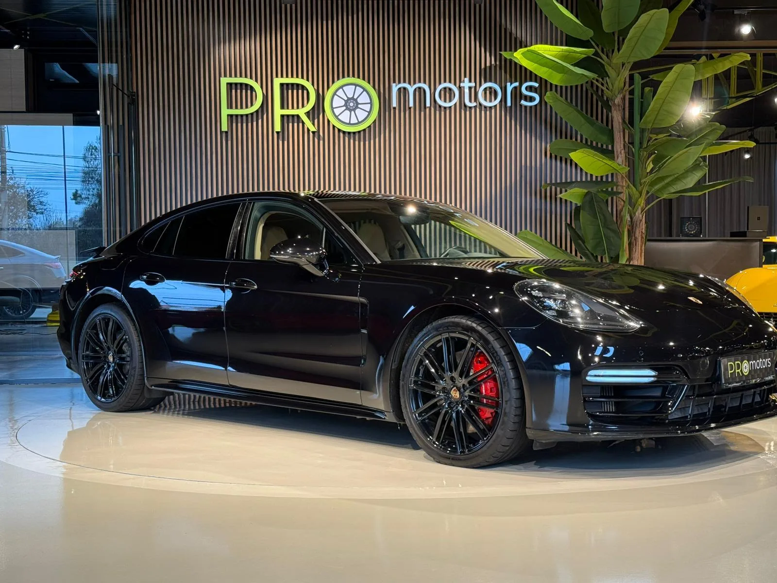 Porsche Panamera - pemarket.ro