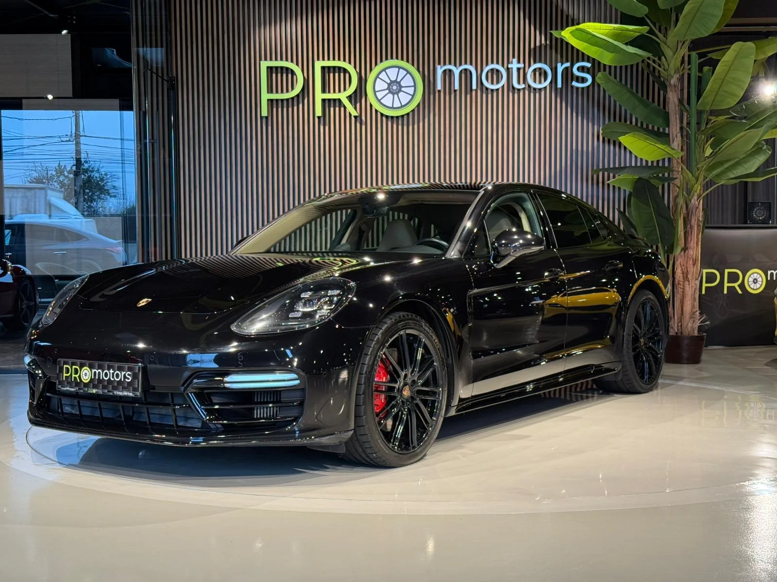 Porsche Panamera - pemarket.ro