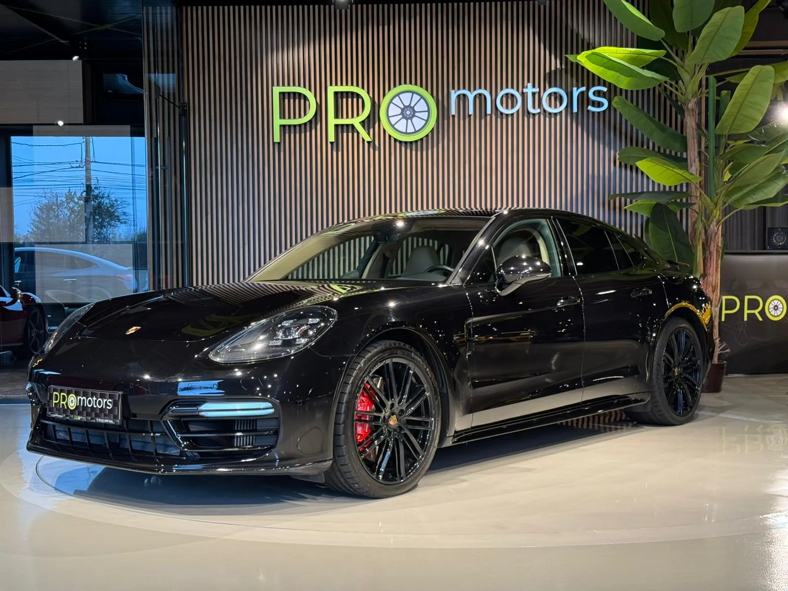 Porsche Panamera - pemarket.ro