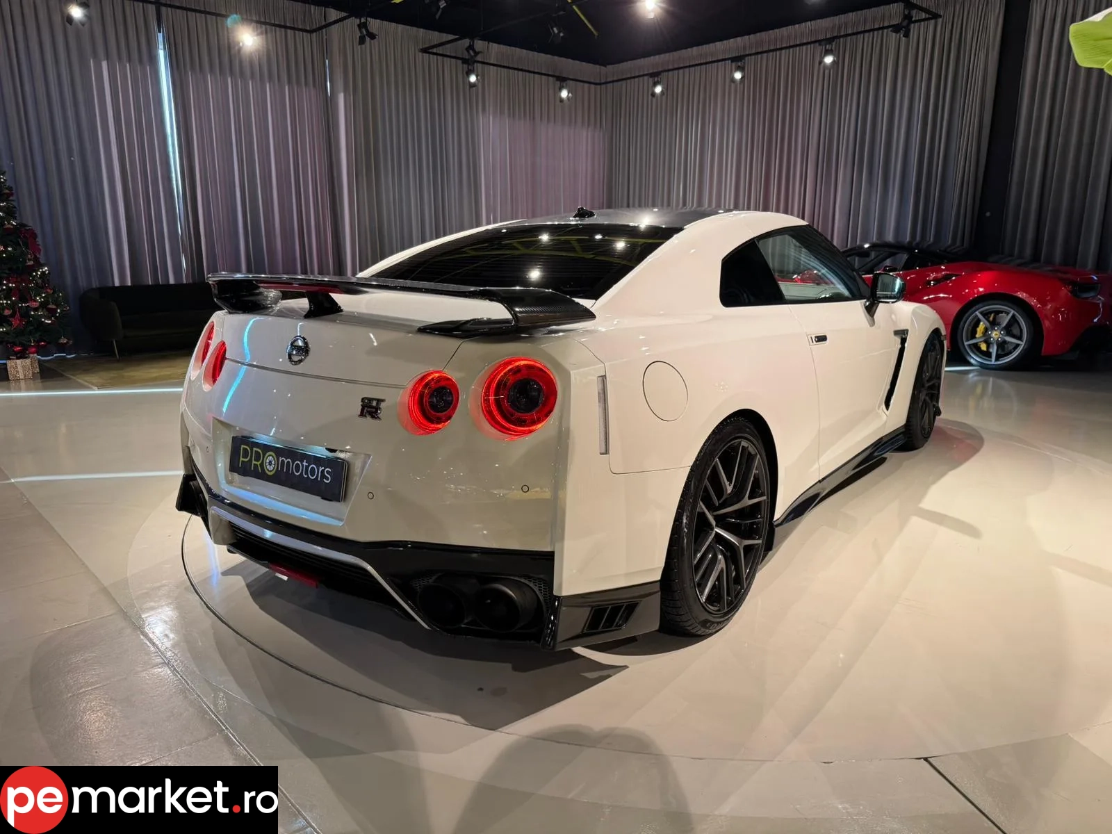 Nissan GT-R - pemarket.ro