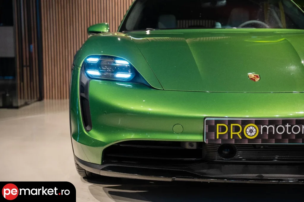Porsche Taycan Cross Turismo - pemarket.ro