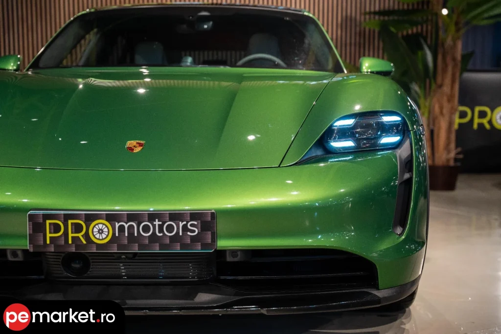 Porsche Taycan Cross Turismo - pemarket.ro