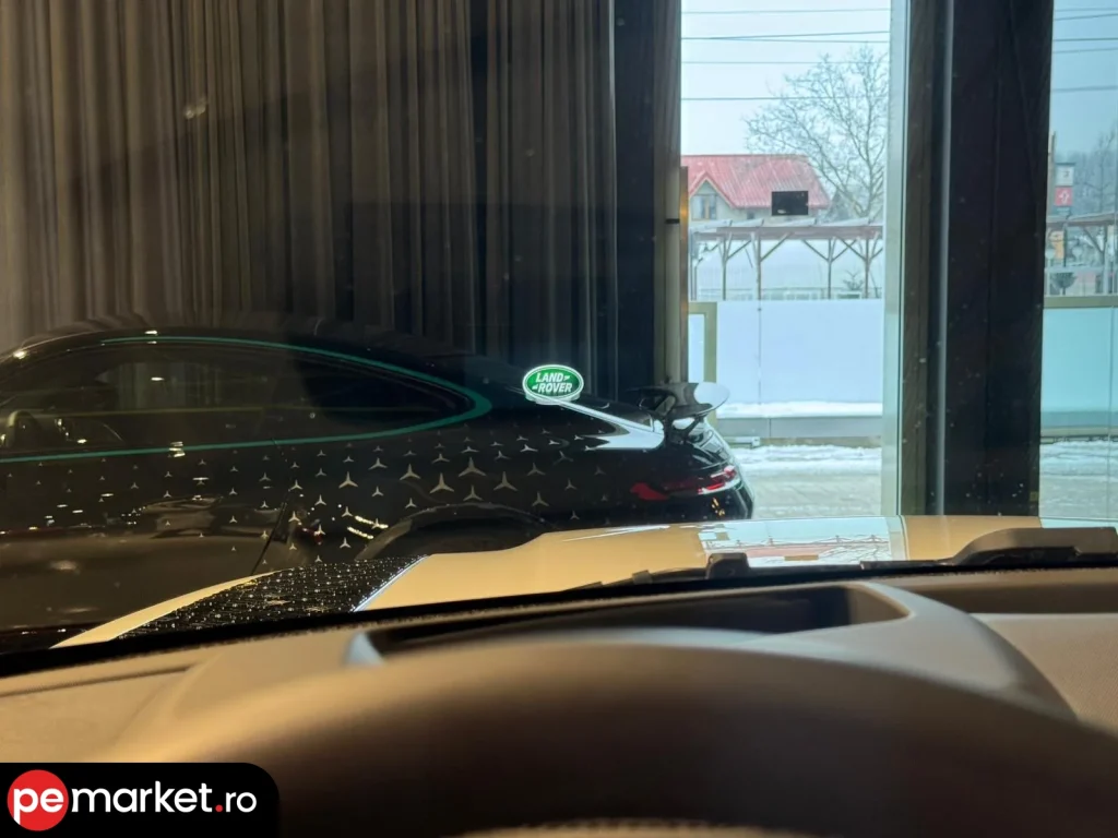 Land Rover Defender 110 X-Dynamic SE - pemarket.ro