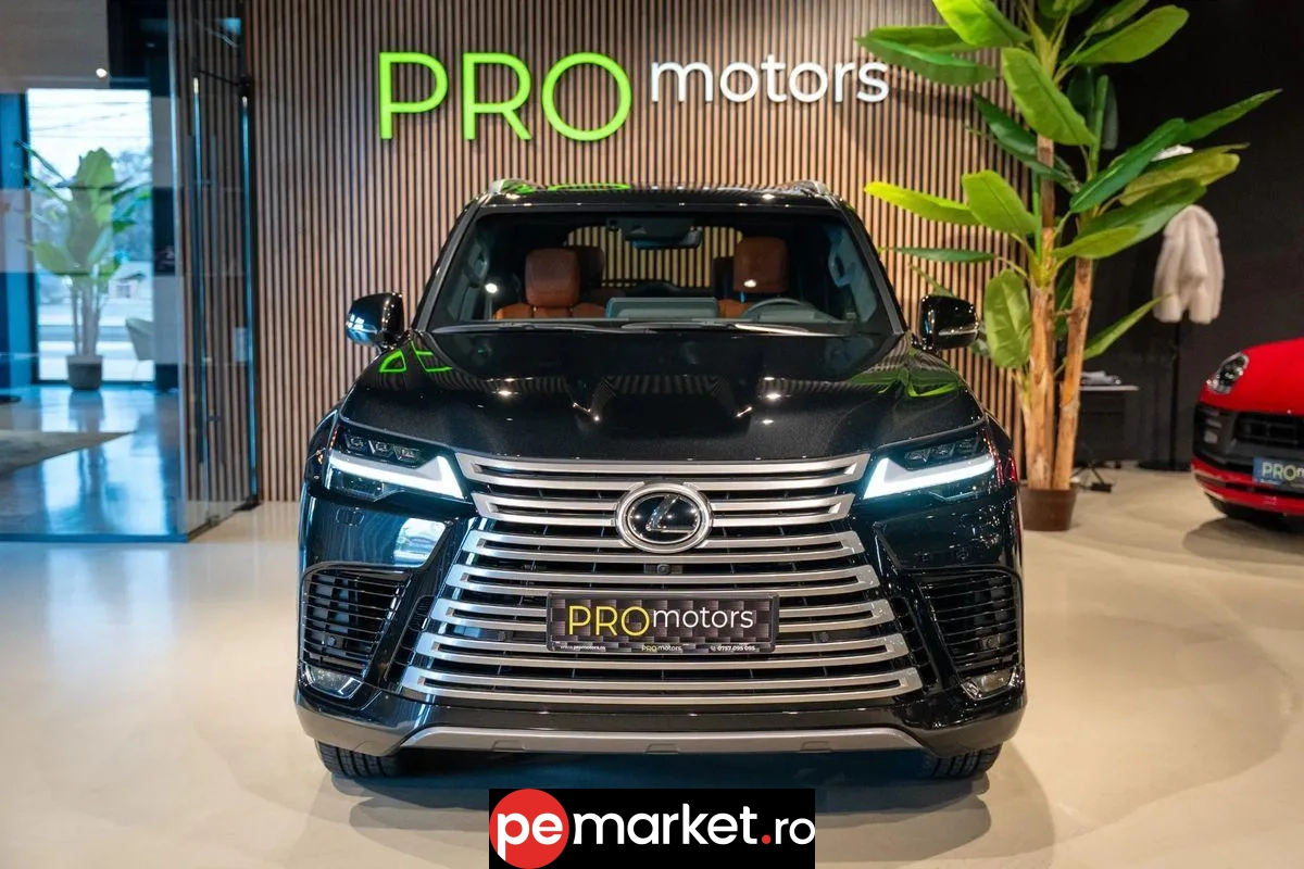 Lexus LX600 Superior - pemarket.ro
