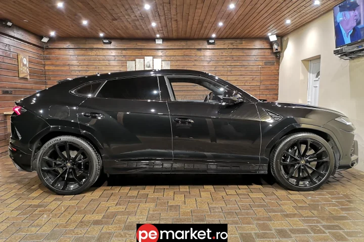 Închiriază Lamborghini Urus - pemarket.ro