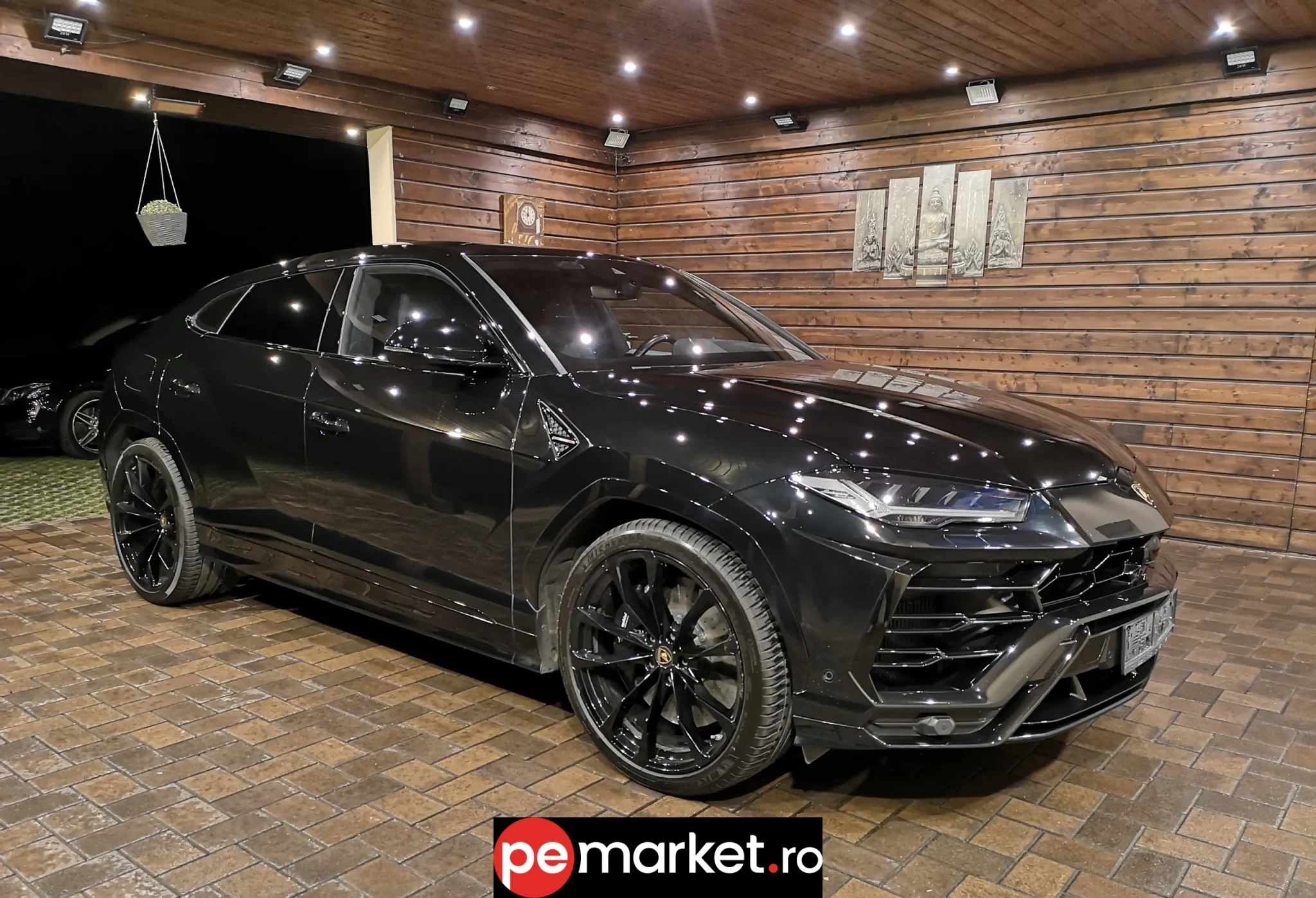 Închiriază Lamborghini Urus - pemarket.ro