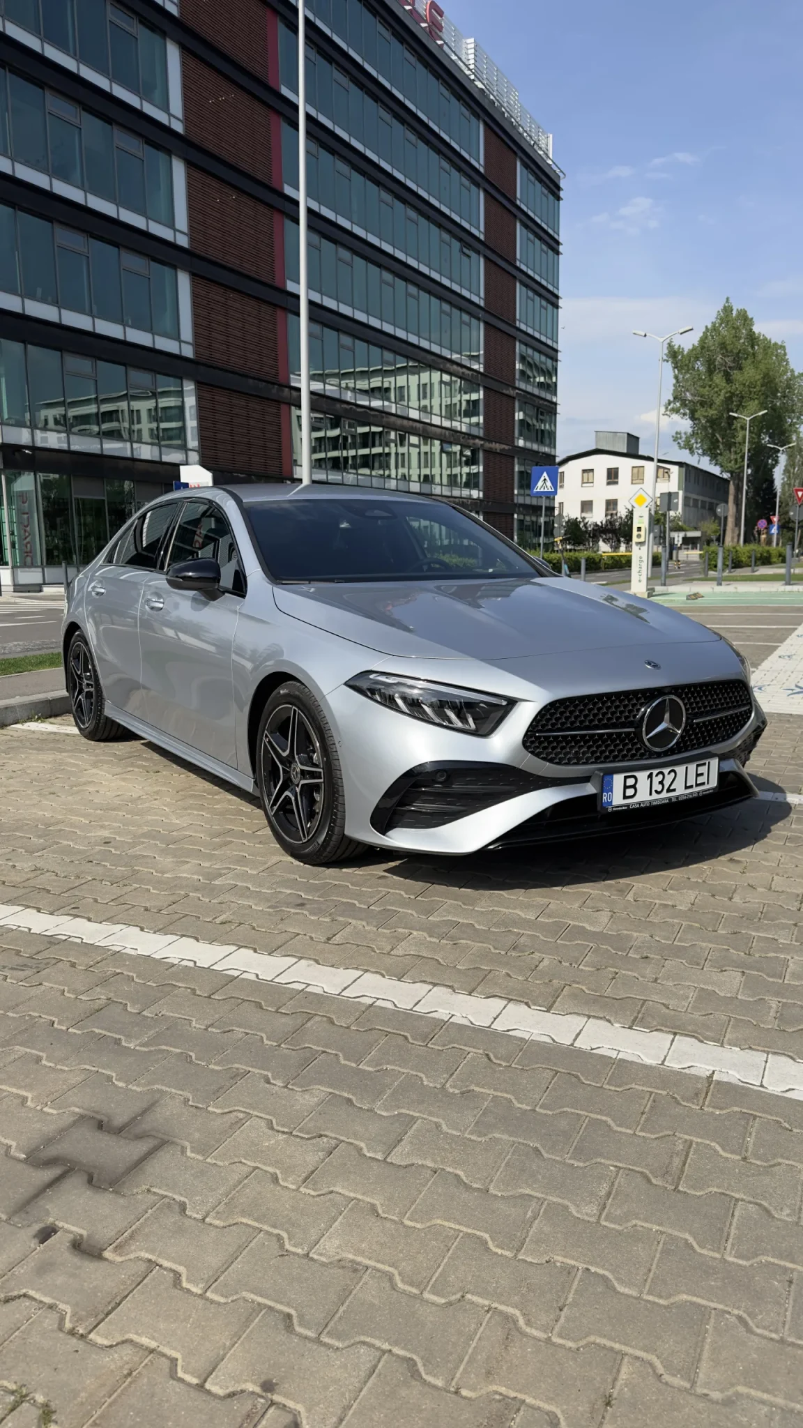 Închiriază Mercedes A class 2024 - pemarket.ro