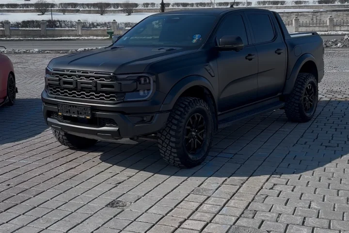 Închiriază Ford Raptor - pemarket.ro