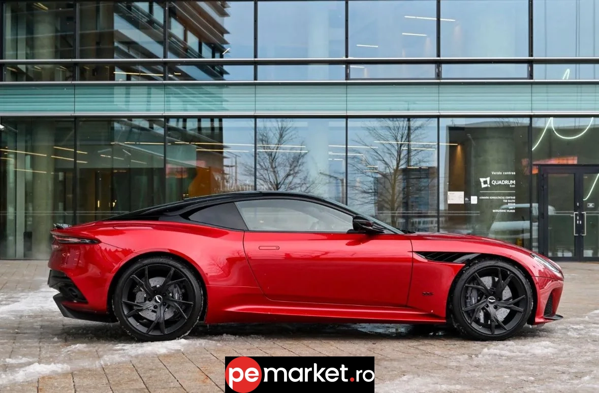 Închiriază Aston Martin DBS - pemarket.ro